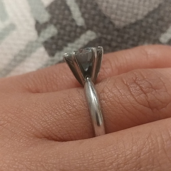 3ct round Blue Moissanite engagement ring - Picture 4 of 4